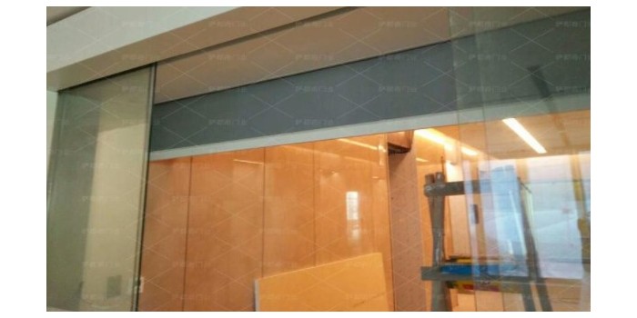 電動(dòng)擋煙垂壁到底可以一控多嗎？聽(tīng)聽(tīng)擋薩都奇-擋煙垂壁廠家怎么說(shuō)？